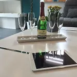 Villa Harmonie-Obergeschoss - 2X Schlafzimmer Kamin Playstation Grosser Balkon