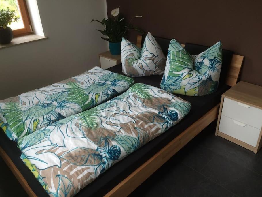 Harmonie-obergeschoss - 2x Schlafzimmer Kamin Playstation Grosser Balkon *
