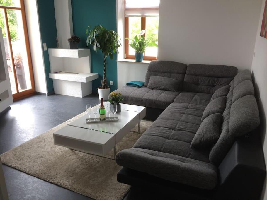 Harmonie-obergeschoss - 2x Schlafzimmer Kamin Playstation Grosser Balkon *